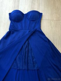 Královsky modré saténové šaty - 1