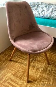 Růžová židle - 1