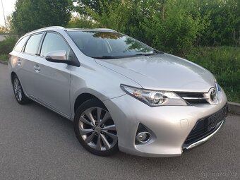 TOYOTA AURIS kombi 1,6i 97KW KAMERA 8xKOLA