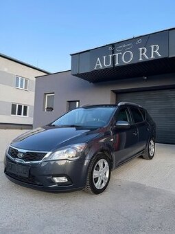KIA Ceed Combi 1.6 CRDi = 85kW r.v 2012, Top Stav = - 1