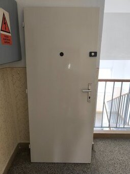 Vchodové dveře do bytu 80 Levé