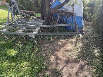 Prodám nesený kultivátor/kombinátor za traktor (roudnický)