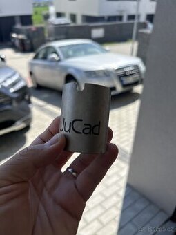 popelnik jucad