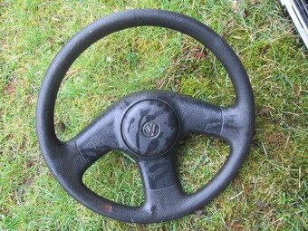 Volkswagen Polo tříramenný volant bez airbagu