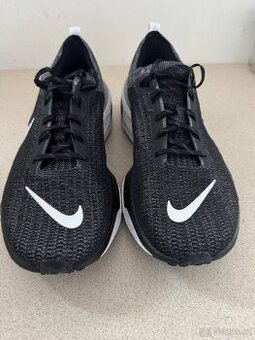 Běžecká obuv Nike Invincible 3 Vel. 48 1/2