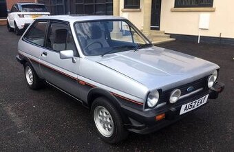 FORD Fiesta MK 1 maska chladiče