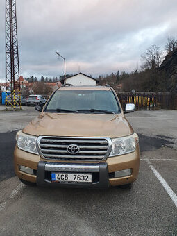 Toyota Land Cruiser 200