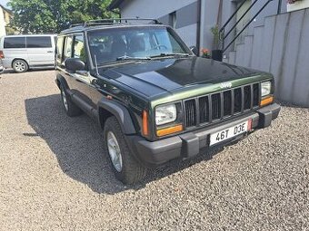 Jeep Cherokee 2.5 benzin r.v 1998 v top stavu najeto 130tys