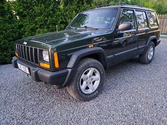 Jeep Cherokee 2.5 benzin r.v 1998 v top stavu najeto 130tys