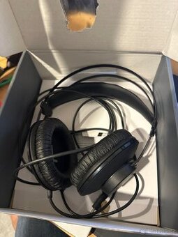 AKG K52 sluchátka