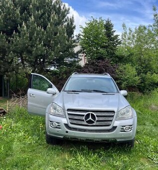 Mercedes-Benz GL 550