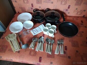 Vybavení kuchyně - hrnce, talíře, příbory atd