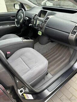 Toyota Prius II generace