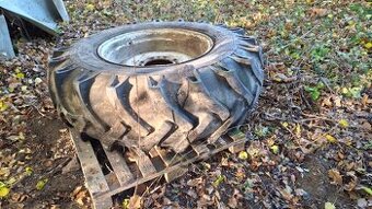 Pneumatika a zadní kolo 18.4/15-30 např. pro ZT303