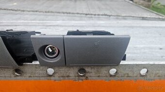 Držák nápojů VW T5 T5.1 Transporter Caravelle