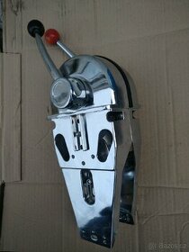 Ovládání dvou lodních motorů