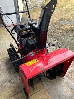 Sněhová fréza , pásová