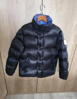 Moncler péřová bunda