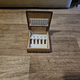 Retro krabička na cigarety