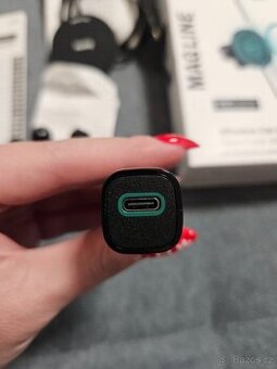 Magnetická nabíječka do auta Hama