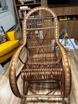 Ratanové houpací křeslo