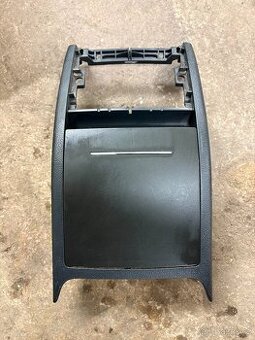 Rámeček středového tunelu i s popelníkem Octavia 2