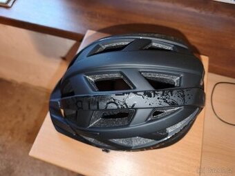 Cyklistická přilba R2 LUMEN, černá