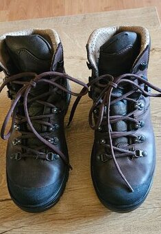 DÁMSKÉ OUTDOOROVÉ A TREKOVÉ BOTY HANWAG