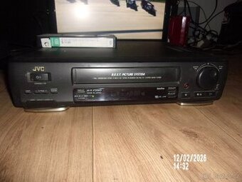 VHS video rekordér JVC