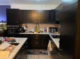 Černá kuchyně Ikea s ostrůvkem a spotřebiči,6224