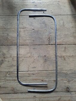 Tatra 603 lišta zadní okno