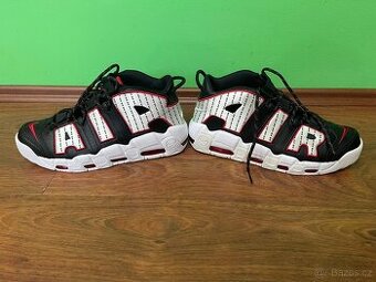 Model Nike Air Uptempo Pinstrape ve velikosti 45