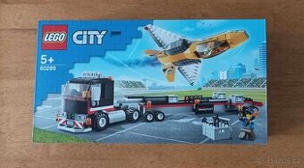LEGO 60289 Přeprava akrobatického letounu