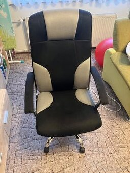 Kancelářská židle k PC