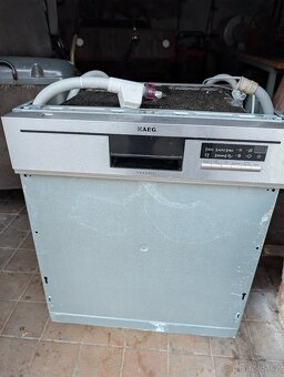 Vestavná myčka AEG FAVORIT F56602IM0P