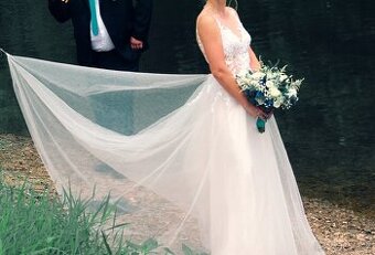 Svatební šaty