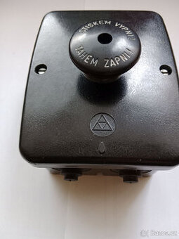 Spínač třífázový