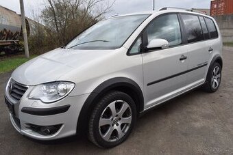 Volkswagen Touran 1,4TSi DSG CROSS PR.SERVIS