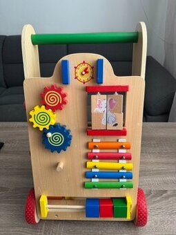 Dětské dřevěné chodítko