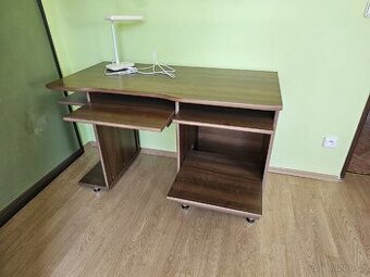 psací stůl s vysuvnými policemi 120 X 60