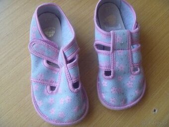 barefoot bačkorky s kytičkami, zn. Anatomic (ČR) vel. 24-25