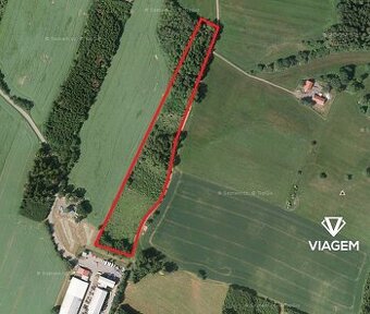 Les 22 827 m², Podíl 50 % o výměře 11 414 m²