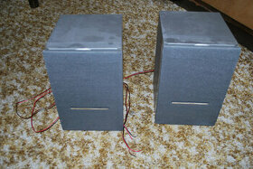 Dva stereo reproduktory ve dřevě - 1