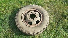 Vojenské pneu s diskem 220-508