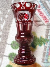Váza Bohemian Rubínové sklo Frederich Egermann.