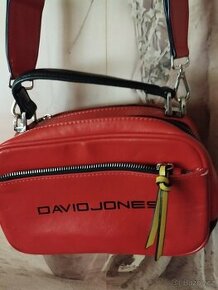 červená kabelka David Jones