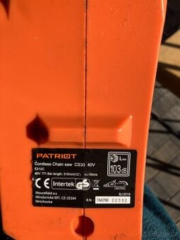 Prodám motorovou aku pilu Patriot cs30 - 1