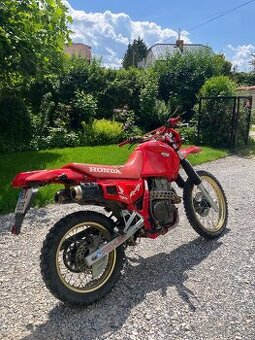 Honda nx650 dominator