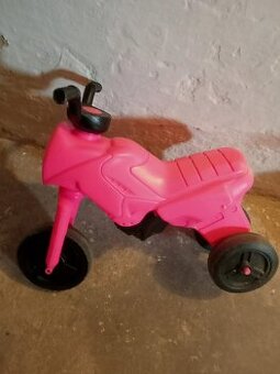 Růžové odrážedlo pro holčičku, výška sedátka od země 32cm
