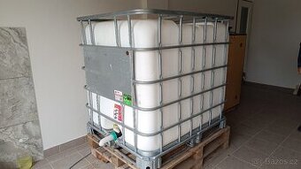 IBC kontejner 1000L - nádrž na vodu